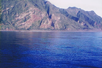 北硫黄島の東側
