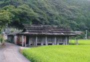 椎根の石屋根